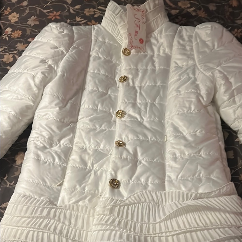 Elegant White Quilted Jacket with Gold Buttons